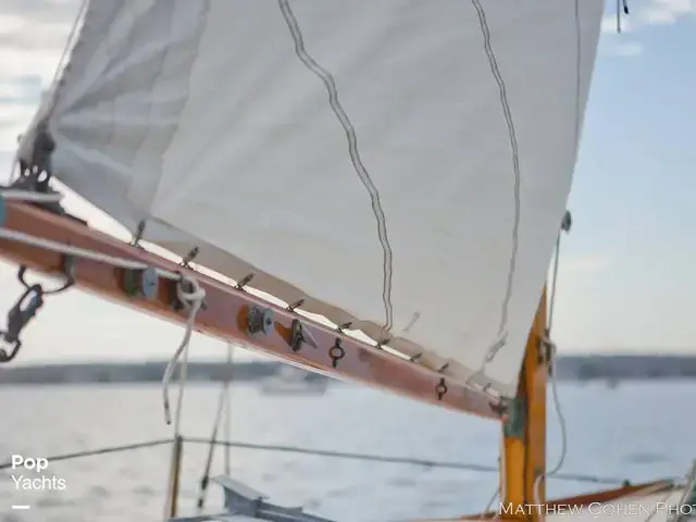 Herreshoff 28