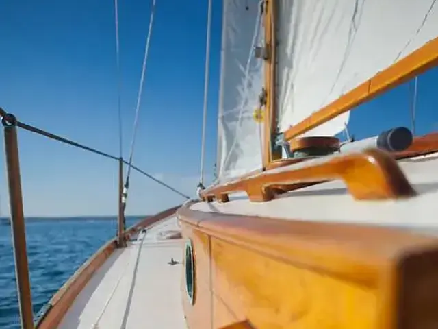 Herreshoff 28