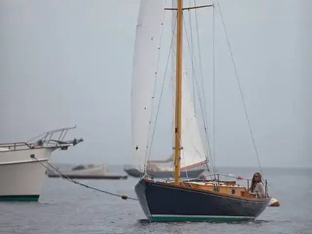 Herreshoff 28