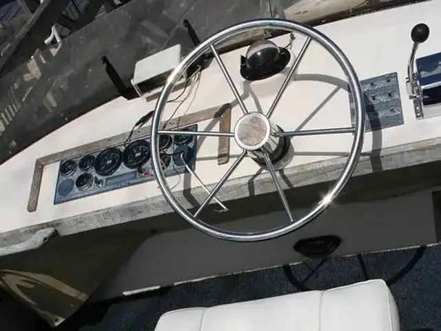 Bayliner 33 Uniflight