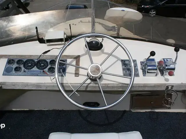 Bayliner 33 Uniflight