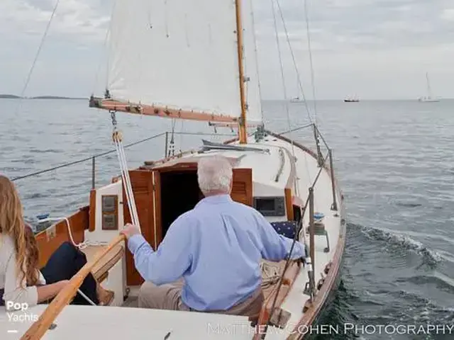 Herreshoff 28