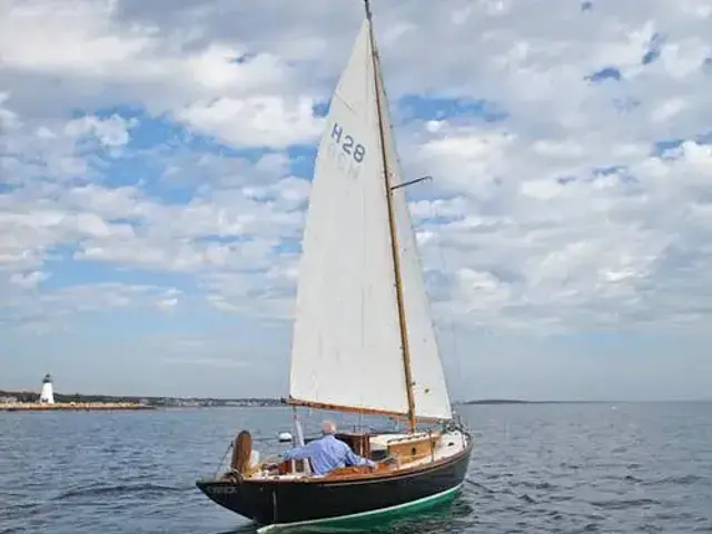 Herreshoff 28