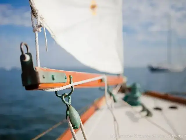 Herreshoff 28