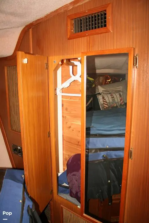 1987 Sea Ray 390 express cruiser