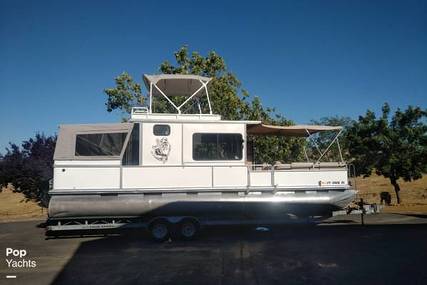 Sun Tracker 32 Party Cruiser