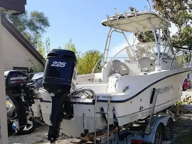 Trophy Boats 2302 Walkaround