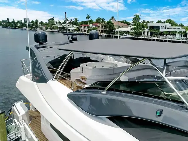 Ferretti Yachts 94