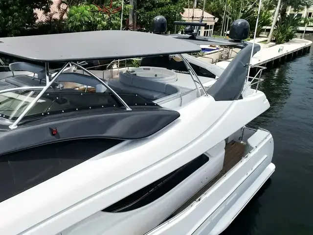 Ferretti Yachts 94