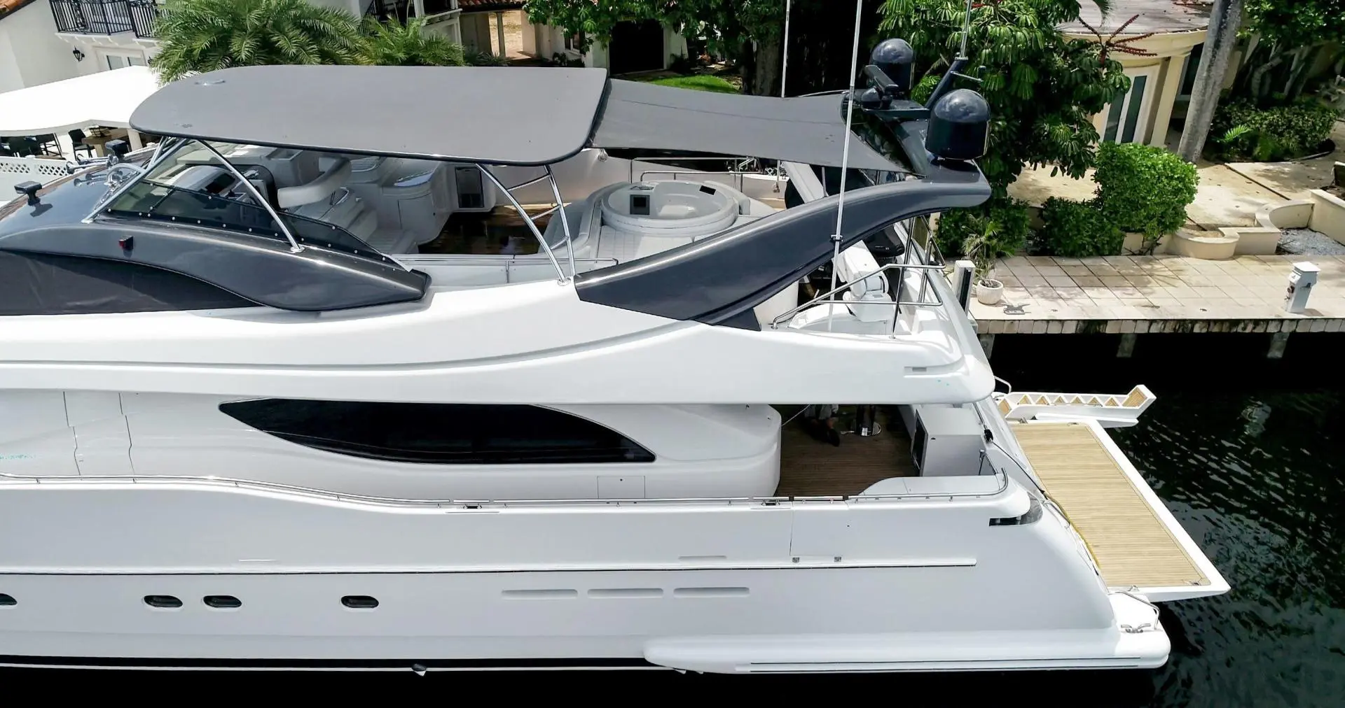 2002 Ferretti 94