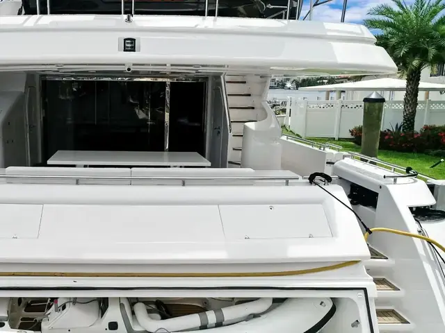 Ferretti Yachts 94