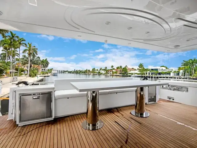 Ferretti Yachts 94