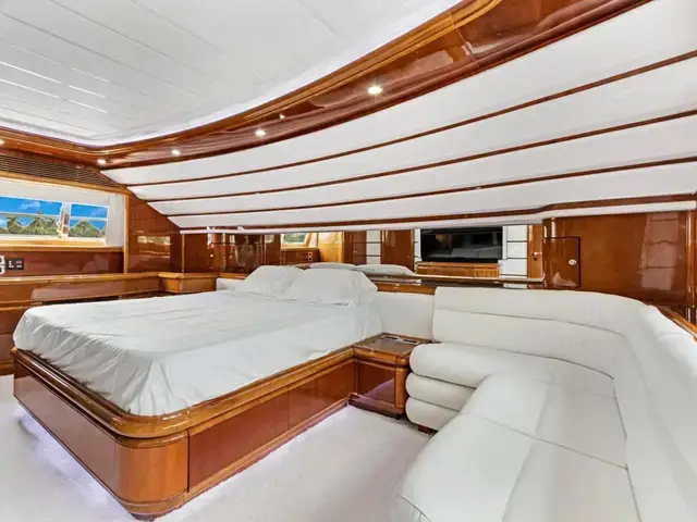 Ferretti Yachts 94