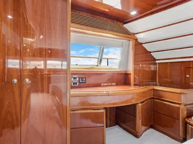 Ferretti Yachts 94