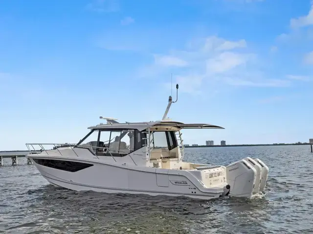 Boston Whaler 405 Conquest