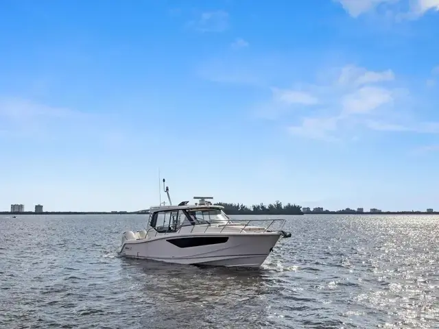 Boston Whaler 405 Conquest