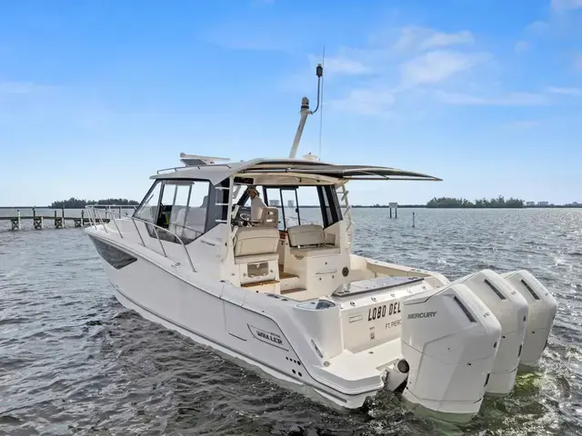 Boston Whaler 405 Conquest