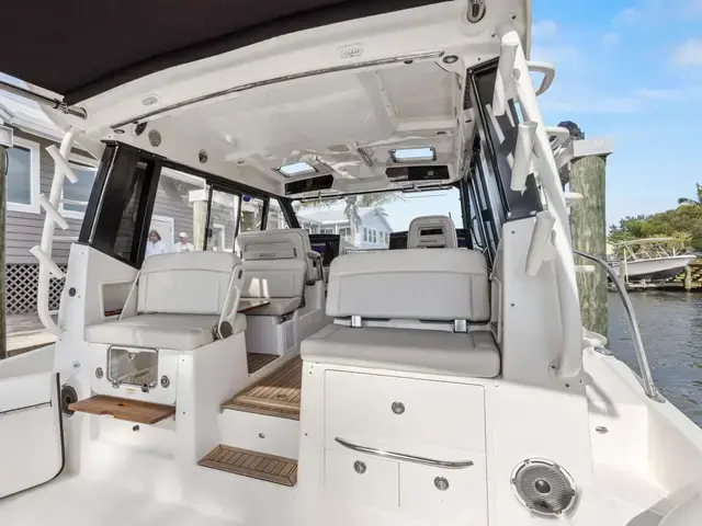 Boston Whaler 405 Conquest