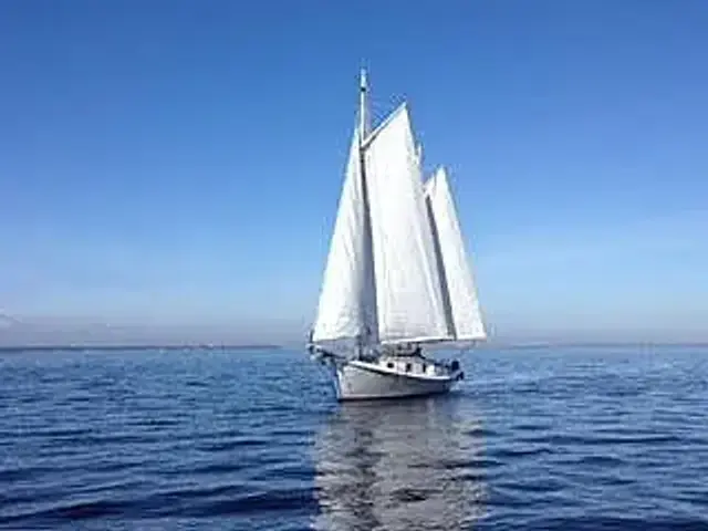 Custom Windward 28