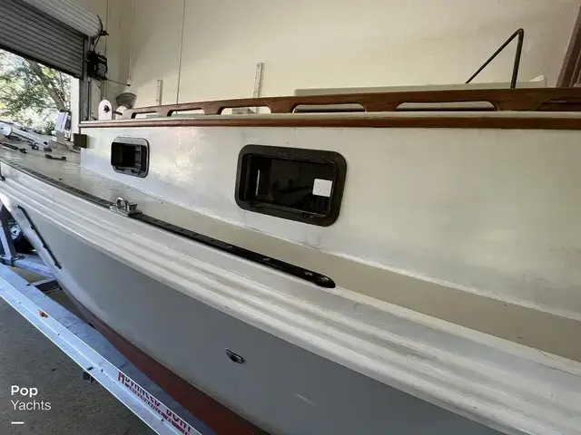 Custom Windward 28