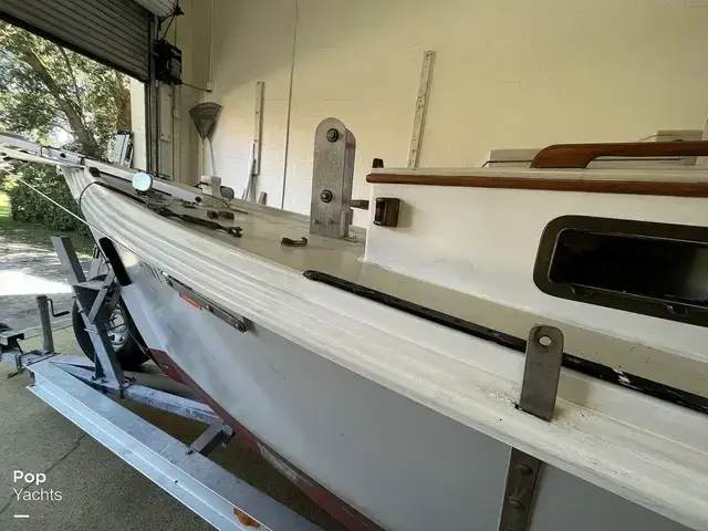 Custom Windward 28