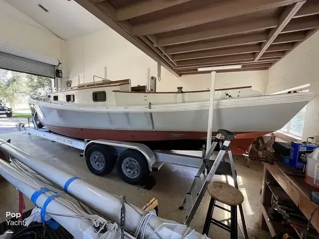 Custom Windward 28