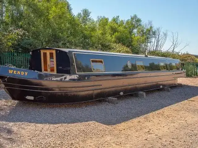 Wide Beam Narrowboat Aqualine Canterbury 60 x 10