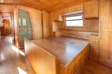 Wide Beam Narrowboat Aqualine Canterbury 60 x 10