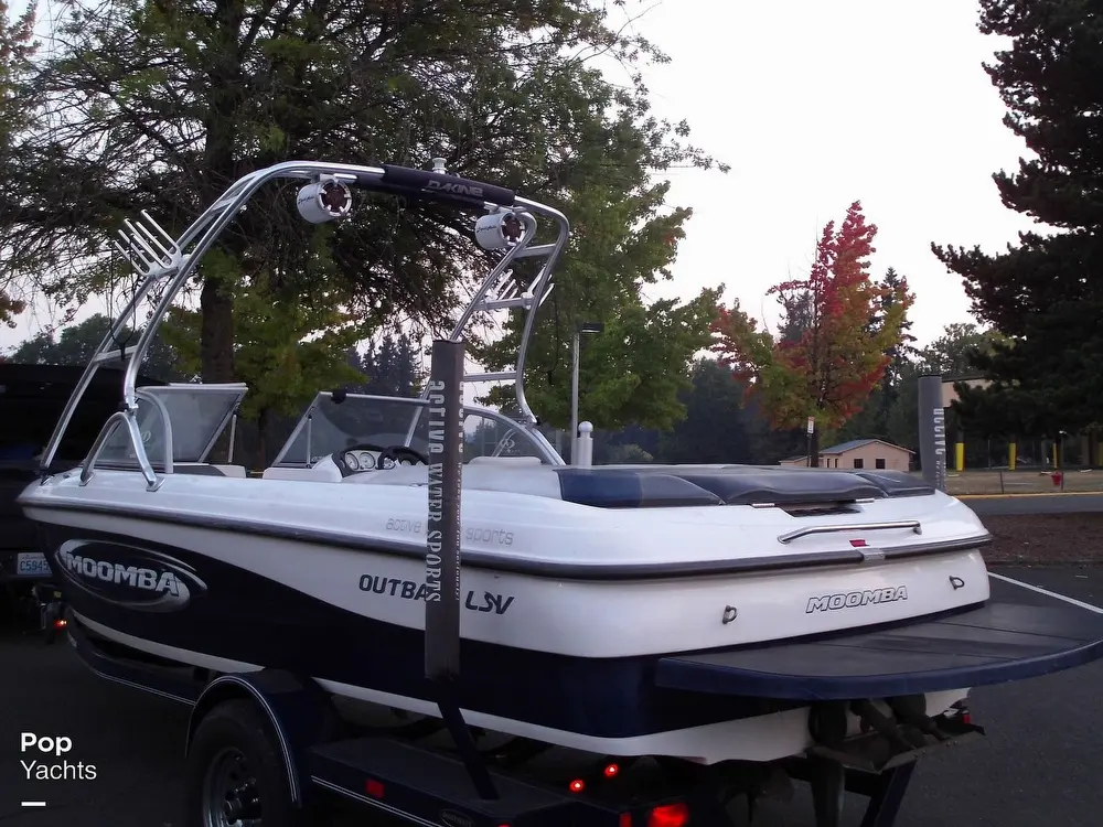 2004 Moomba outback lsv