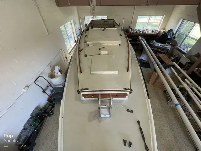 Custom Windward 28