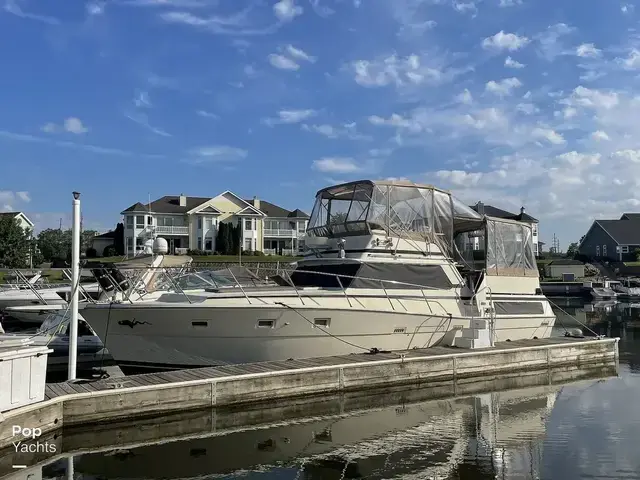 Viking Yachts 43 Double Cabin