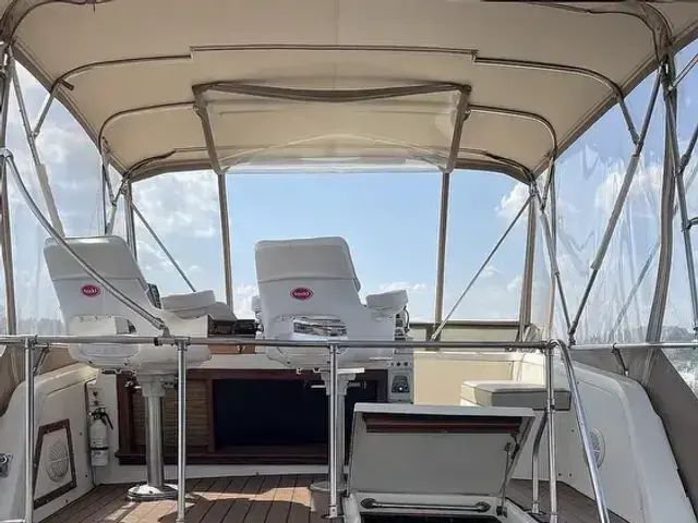 Viking Yachts 43 Double Cabin