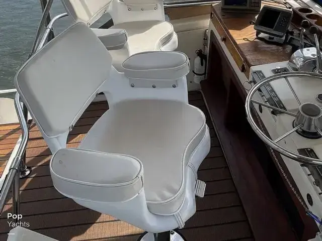 Viking Yachts 43 Double Cabin