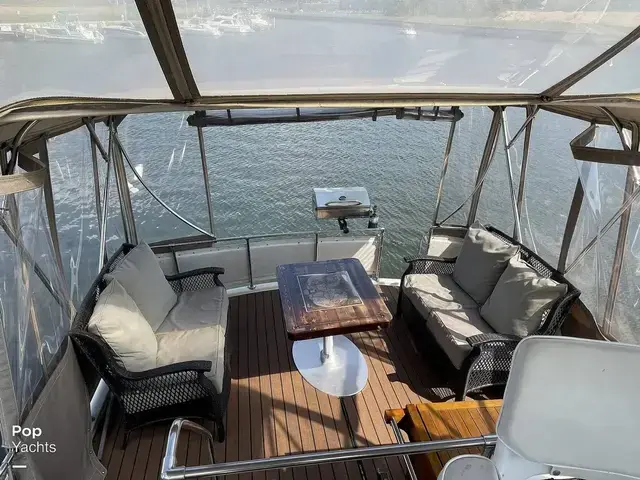 Viking Yachts 43 Double Cabin