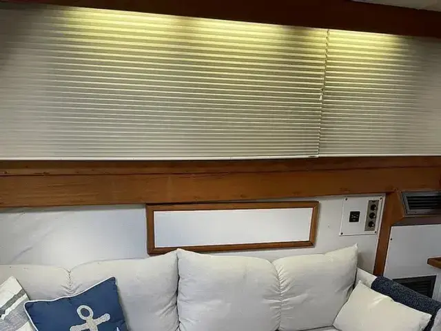 Viking Yachts 43 Double Cabin