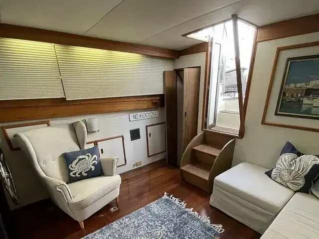 Viking Yachts 43 Double Cabin