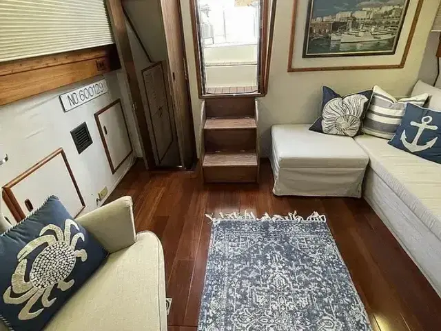 Viking Yachts 43 Double Cabin