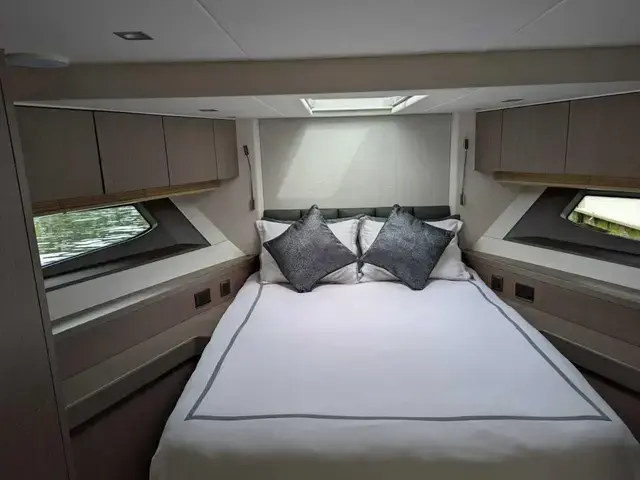 Sunseeker Manhattan 52