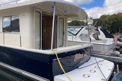 Mainship Hardtop Trawler