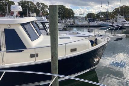 Mainship Hardtop Trawler