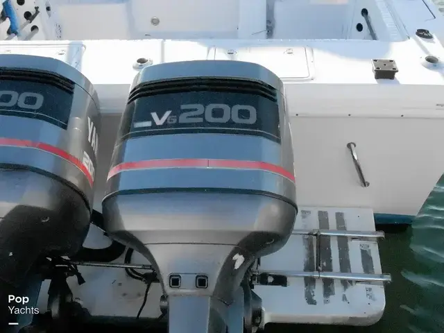 Pro Line 2550 Walkaround Mid-Cabin