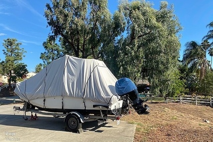 Boston Whaler Outrage V20