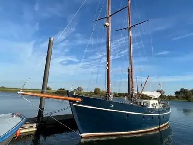 Pieter Beeldsnijder Schoener 15.00 Motorsailer