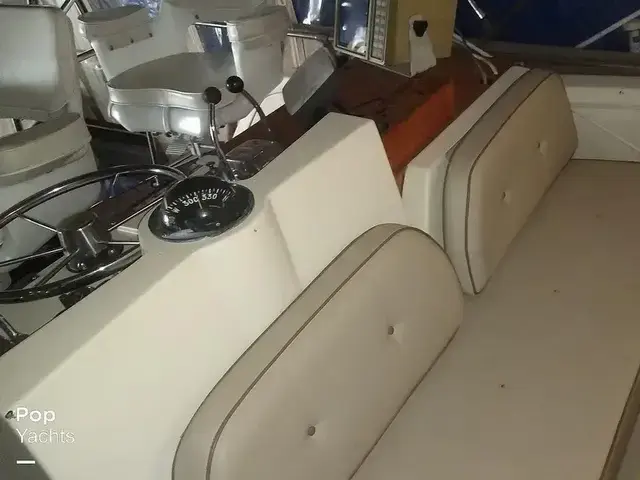 Viking Yachts 43 Double Cabin