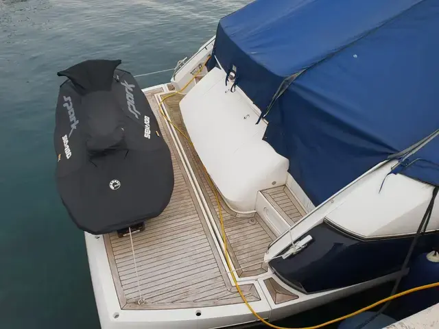 Sunseeker Predator 52