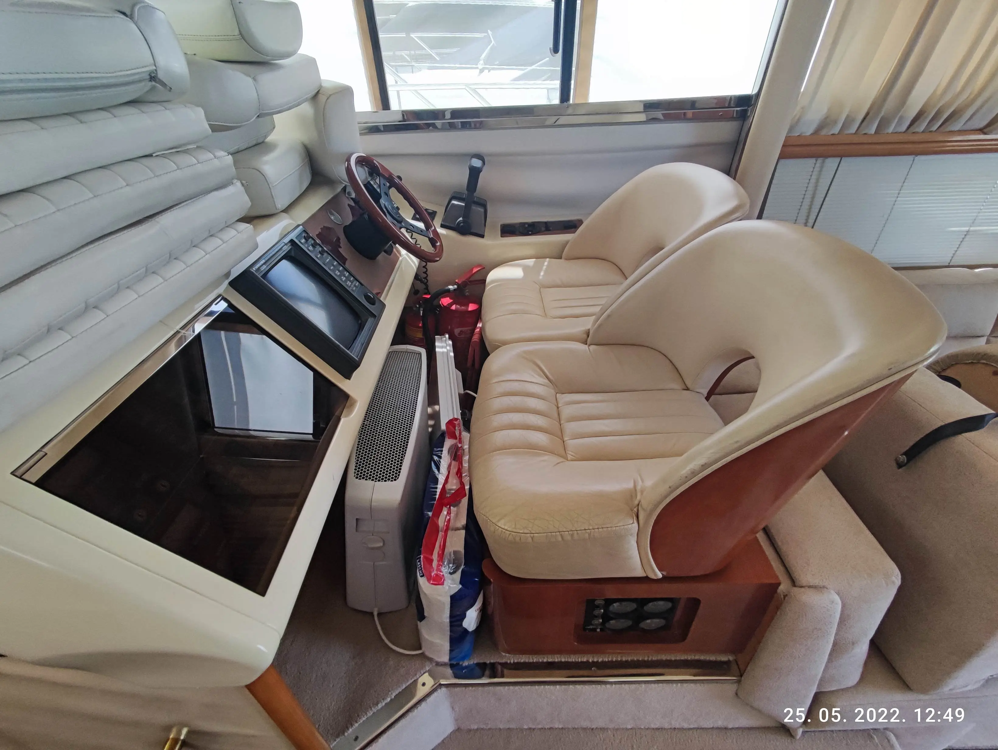 1996 Princess 440