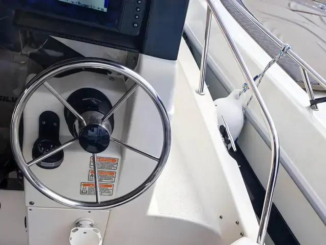 Quicksilver 605 Pilothouse