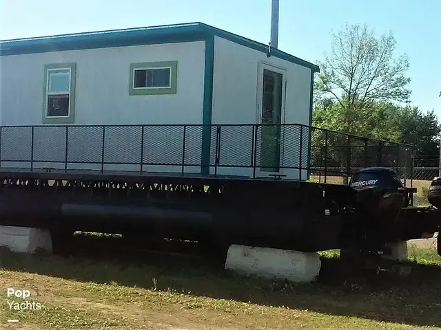 Custom Boats 50-Foot Houseboat