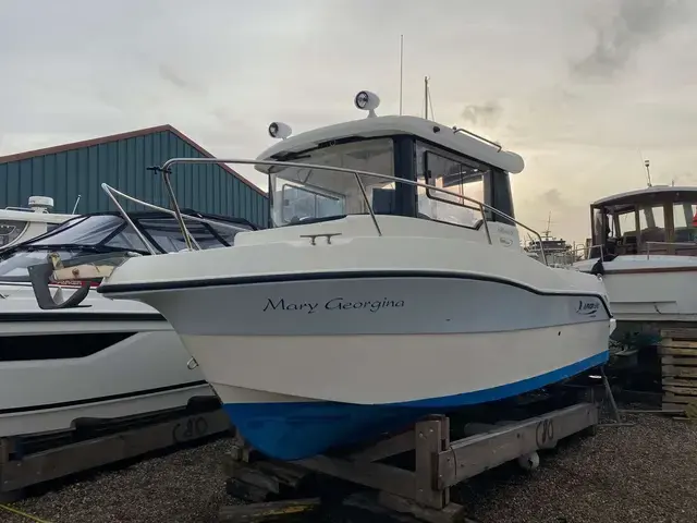 Arvor Boats 690 Pilothouse