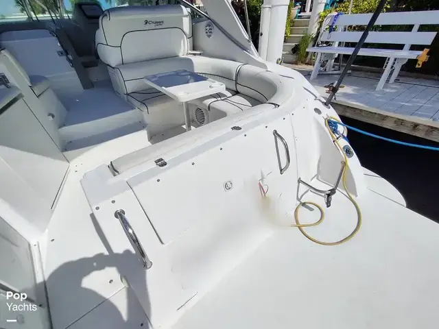 Cruisers Yachts 3470 Express